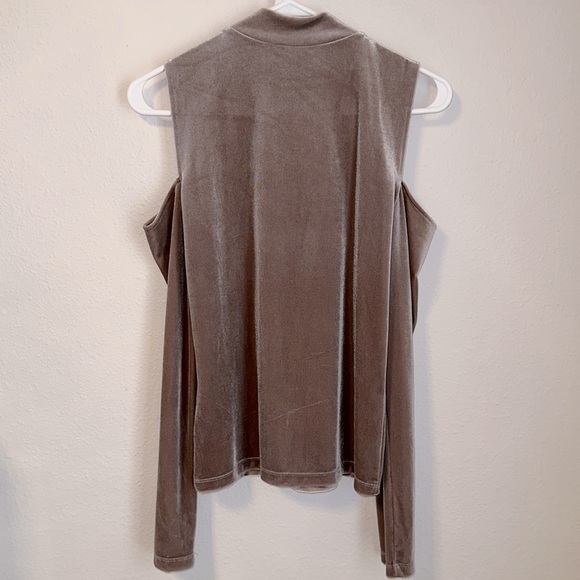 aeropostale cold-shoulder top - Picture 2 of 3